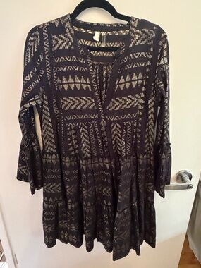 Boho Tiered Long-Sleeve Dress in Black and Gold